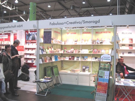 L2012 stand