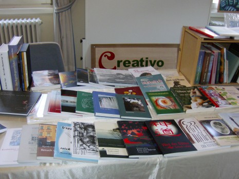 Neckarsteinach 2009 Büchertischausschnitt 078